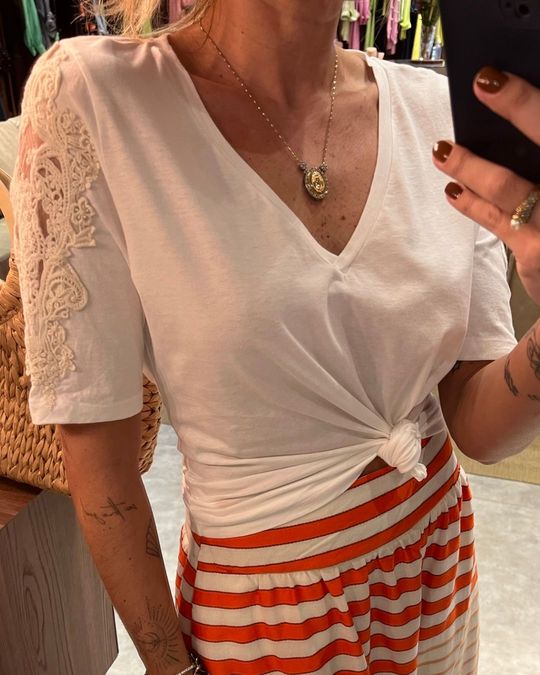 T-Shirt-Off-White-M4023032-1