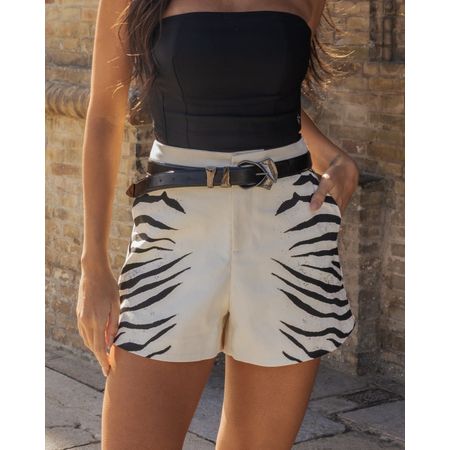 Short-Saia-Sarja-White-Tiger