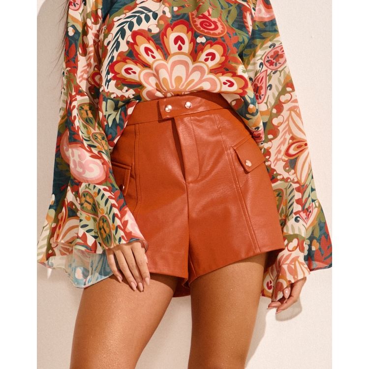 Short-PU-Bolsos-Lapela